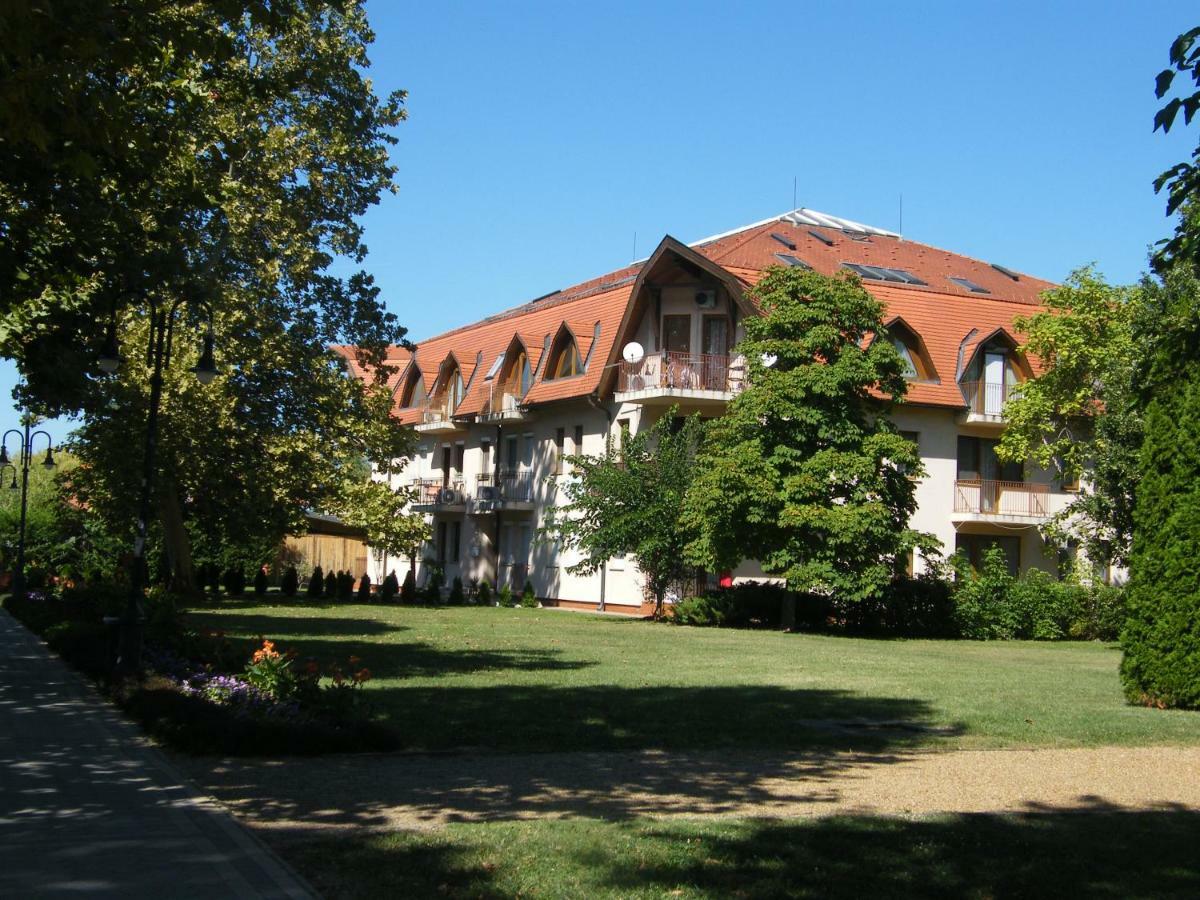 Park Setany Apartman Balatonlelle Exterior photo